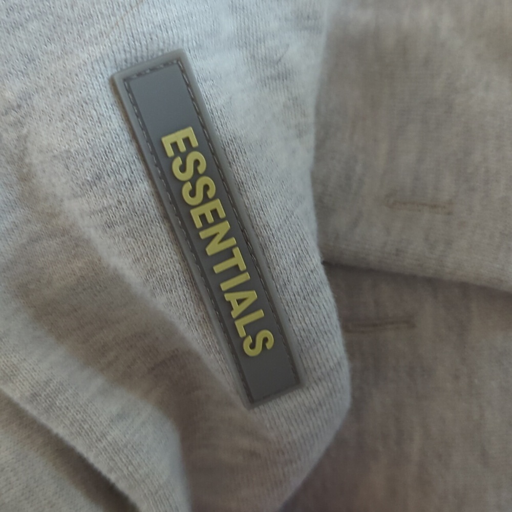 Lot Of 4 Boys Clothes - Essentials, North Face, Onitsuka Tiger - Picture 3 of 7